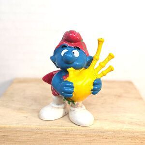Vintage 1978 Smurfs Scottish Bagpipes Smurf PVC Figure Schleich Peyo Figurine
